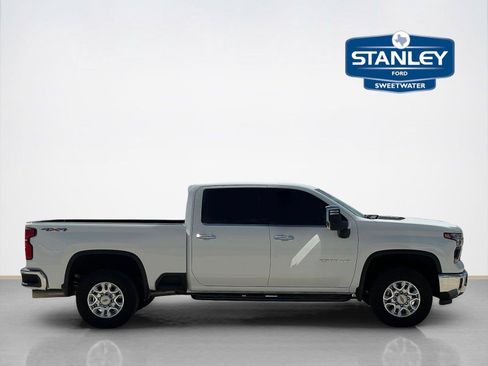 Used 2025 Chevrolet Silverado 2500 LTZ w/ LTZ Convenience Package AWD/4WD image 9