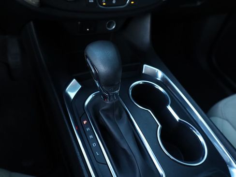 Used 2023 Chevrolet Traverse LS w/ Safety Package image 8