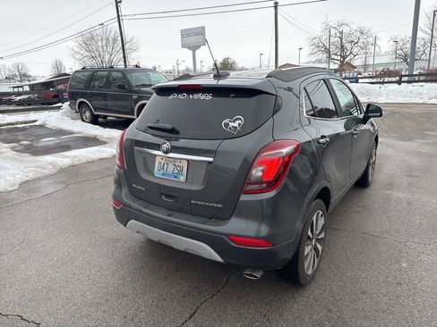 Used 2018 Buick Encore Essence image 3