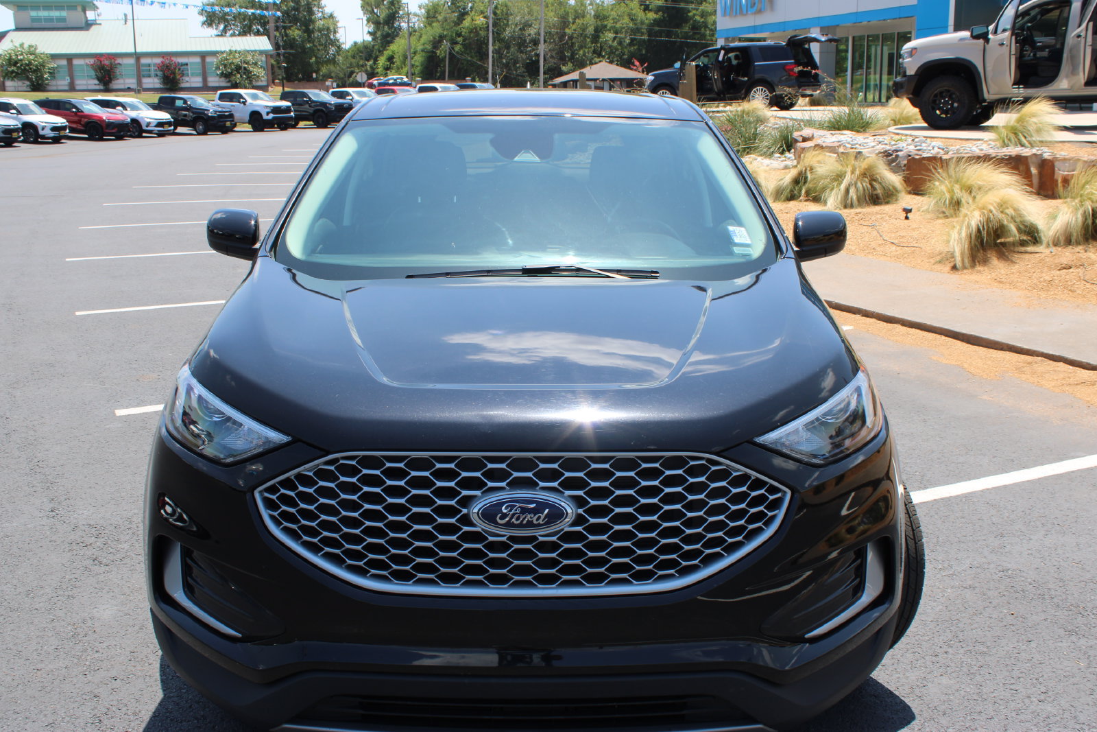 Used 2024 Ford Edge SEL AWD/4WD image 3