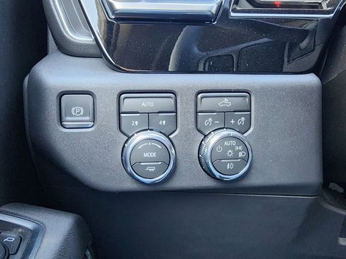 New 2026 GMC Sierra 1500 Elevation image 19