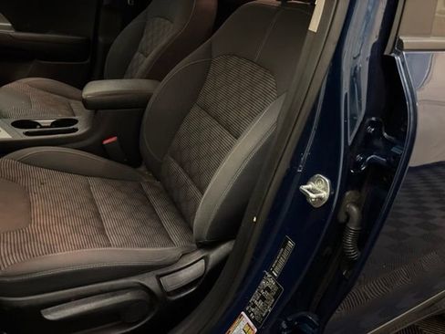 Used 2019 Kia Niro LX FWD image 10