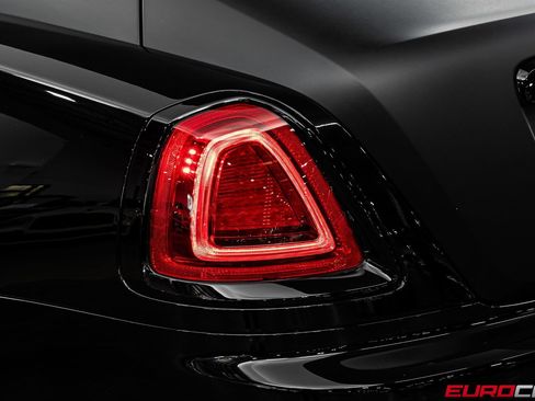 Used 2019 Rolls-Royce Wraith RWD image 18