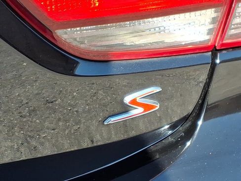 Used 2018 Kia Rio S image 26