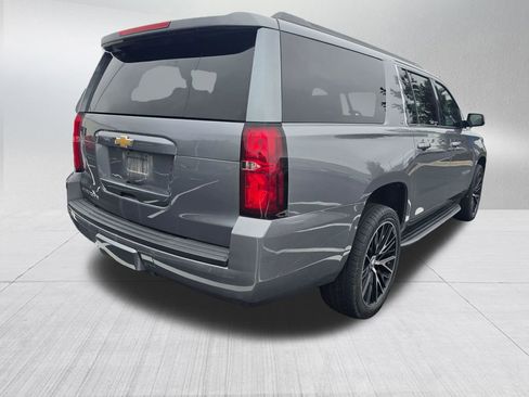 Used 2018 Chevrolet Suburban LT w/ Luxury Package AWD/4WD image 7