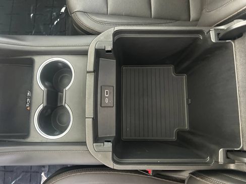 Used 2023 Chevrolet Suburban High Country AWD/4WD image 31