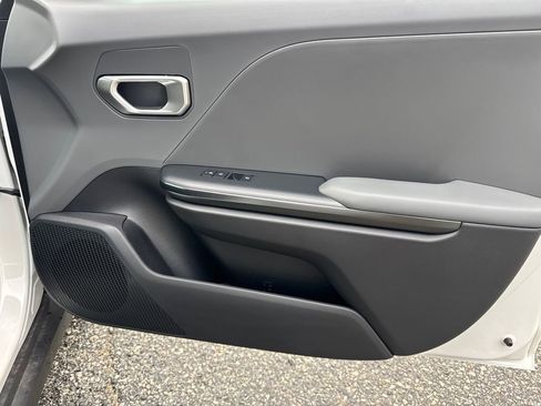 New 2025 Kia K4 LXS image 14