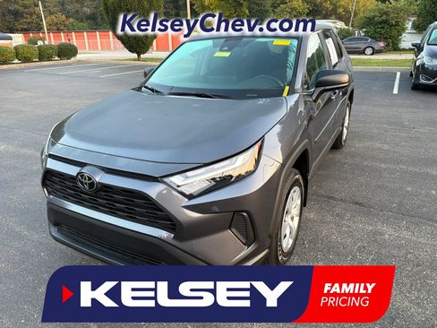 Used 2025 Toyota RAV4 LE AWD/4WD image 1