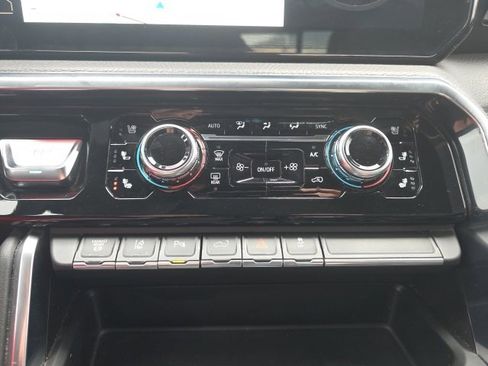 Used 2024 GMC Sierra 3500 Denali w/ Denali Reserve Package image 24