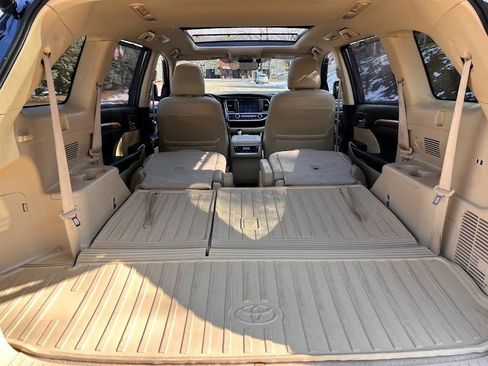 Used 2019 Toyota Highlander Limited Platinum image 49