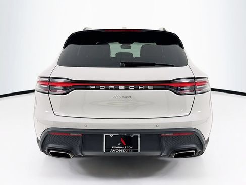 Certified 2025 Porsche Macan AWD/4WD image 10