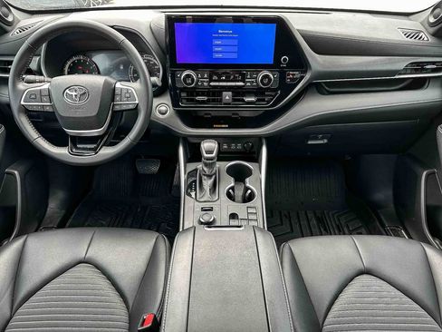 Used 2024 Toyota Highlander XSE AWD/4WD image 10
