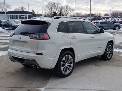 Used 2019 Jeep Cherokee Overland w/ Technology Group image 19