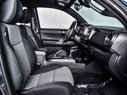 Used 2023 Toyota Tacoma TRD Off-Road w/ Technology Package image 24