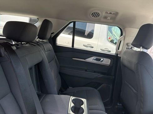 Used 2025 Ford Explorer Active image 15