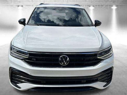 Certified 2024 Volkswagen Tiguan SE R-Line FWD image 8