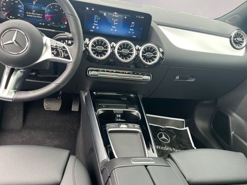 Certified 2026 Mercedes-Benz GLA 250 4MATIC image 11