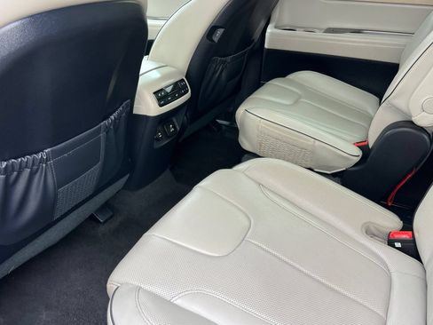 Used 2024 Hyundai Palisade Limited AWD/4WD image 14
