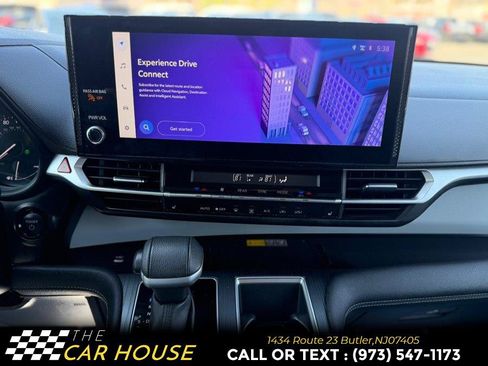 Used 2025 Toyota Sienna XLE FWD image 30