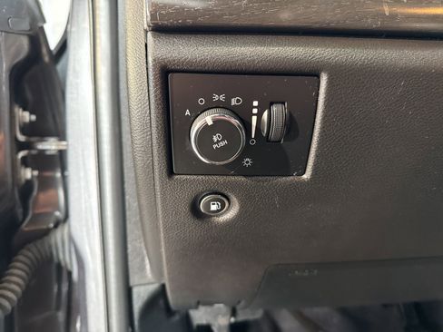 Used 2018 Jeep Grand Cherokee Laredo image 19