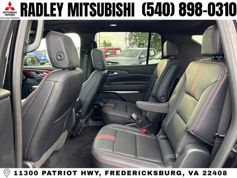 Used 2024 Chevrolet Traverse RS AWD/4WD image 12