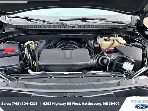 Used 2023 Chevrolet Suburban Premier image 8