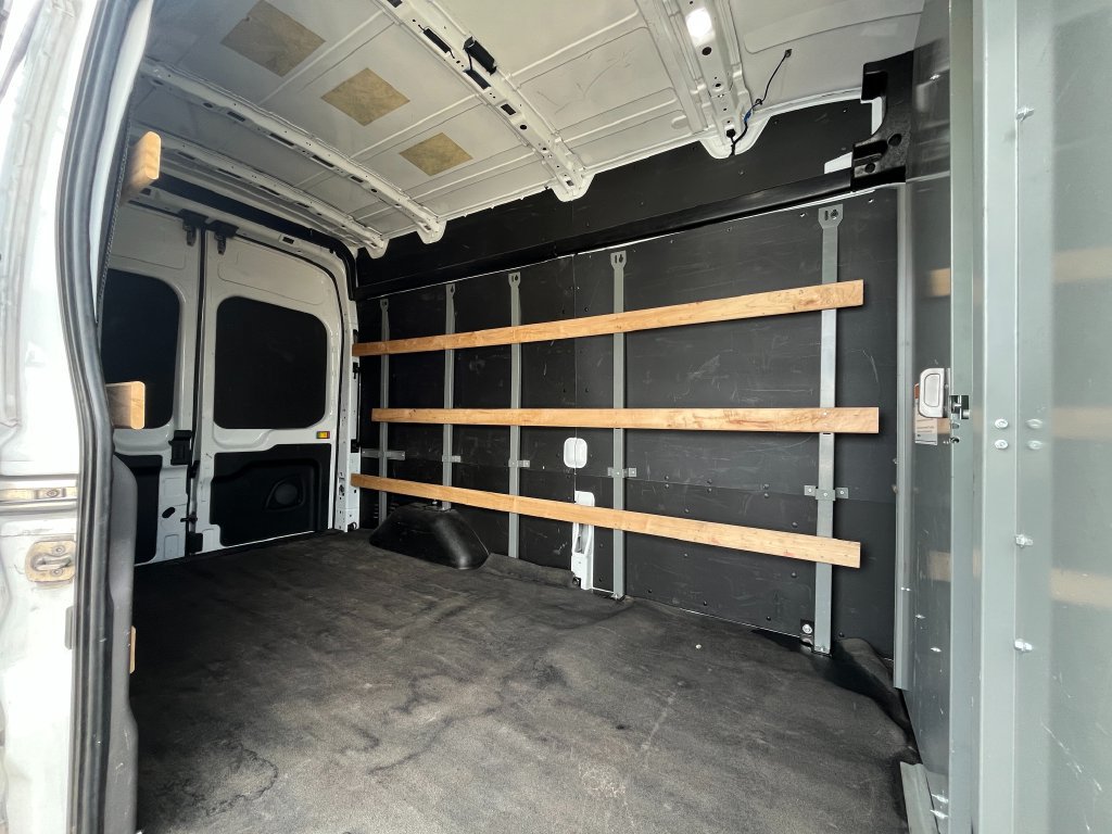Used 2022 Ford E-Transit 148 High Roof w/ Load Area Protection Package RWD image 5