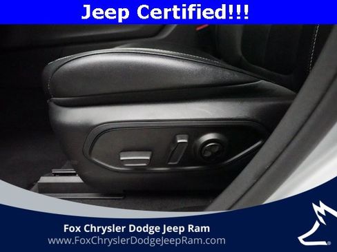 Used 2023 Jeep Grand Cherokee Limited image 29