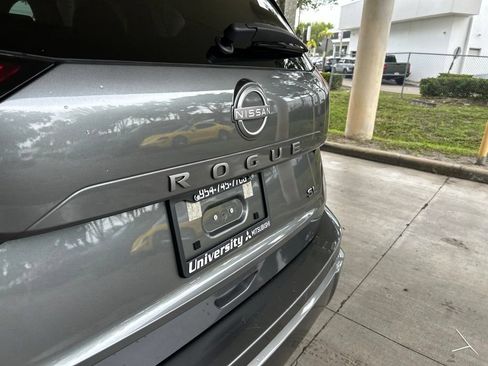 Used 2026 Nissan Rogue SL FWD image 18