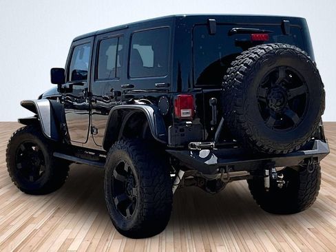 Used 2012 Jeep Wrangler Unlimited Sahara AWD/4WD image 10