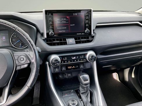 Used 2019 Toyota RAV4 XLE w/ Convenience Package AWD/4WD image 7