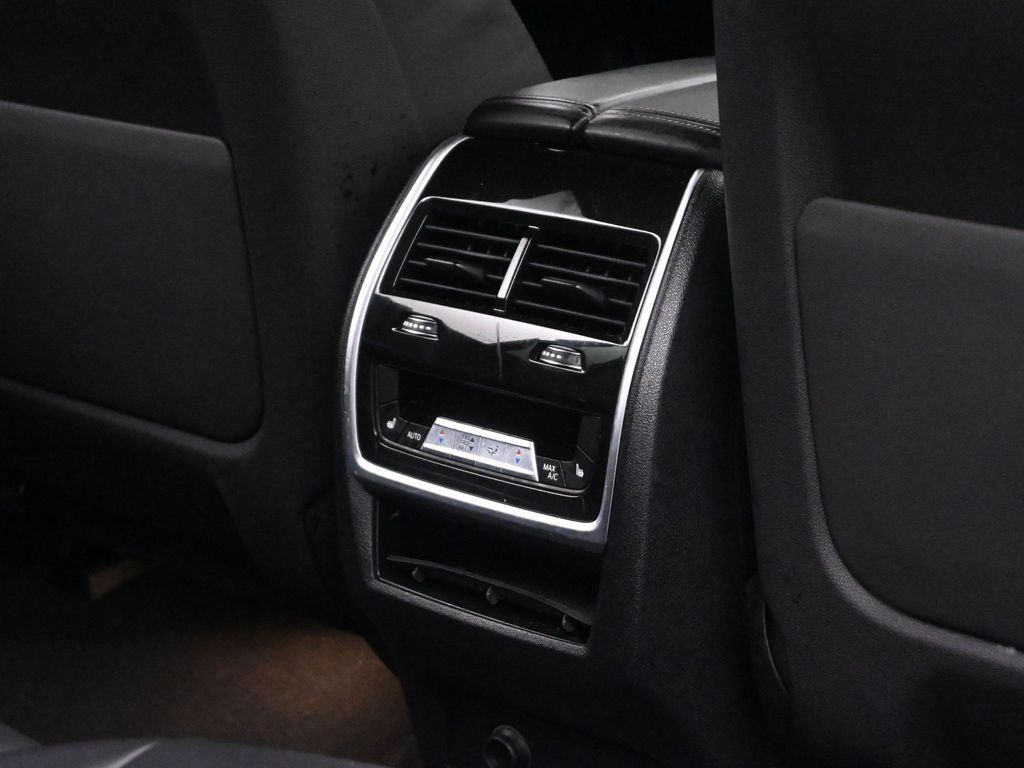 Used 2023 BMW X7 xDrive40i w/ Premium Package AWD/4WD image 19