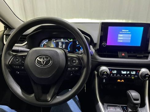 Certified 2024 Toyota RAV4 LE AWD/4WD image 18