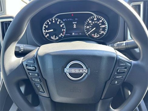 Used 2025 Nissan Frontier SV image 25