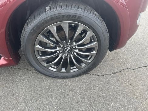 Used 2024 Nissan Armada Platinum w/ Captain's Chairs Package image 14