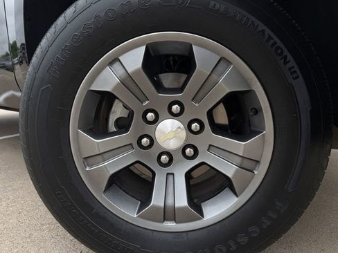 Used 2019 Chevrolet Suburban LT w/ Off-Road Package image 10