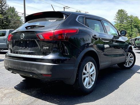 Used 2019 Nissan Rogue Sport S w/ Appearance Package AWD/4WD image 4