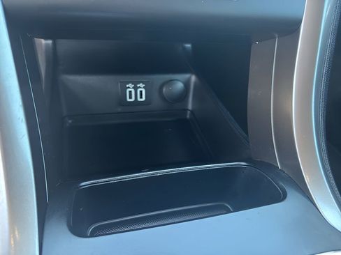 Used 2019 Ford Fusion SE FWD image 18