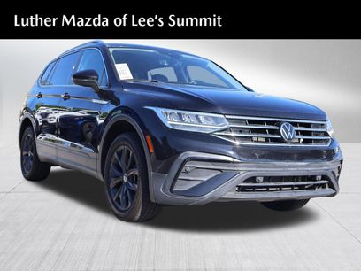 Used 2022 Volkswagen Tiguan SE w/ Panoramic Sunroof Package