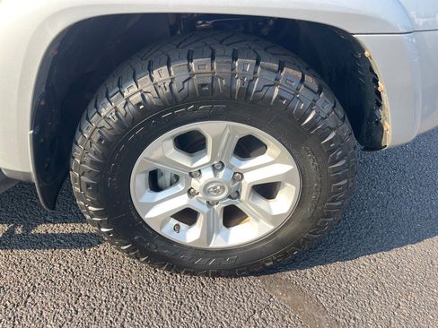 Used 2018 Toyota 4Runner SR5 Premium image 22