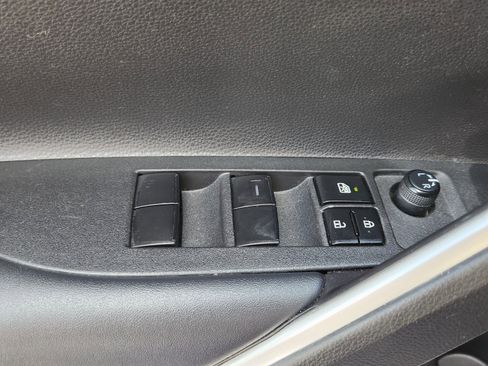 Certified 2022 Toyota Corolla Cross LE image 13