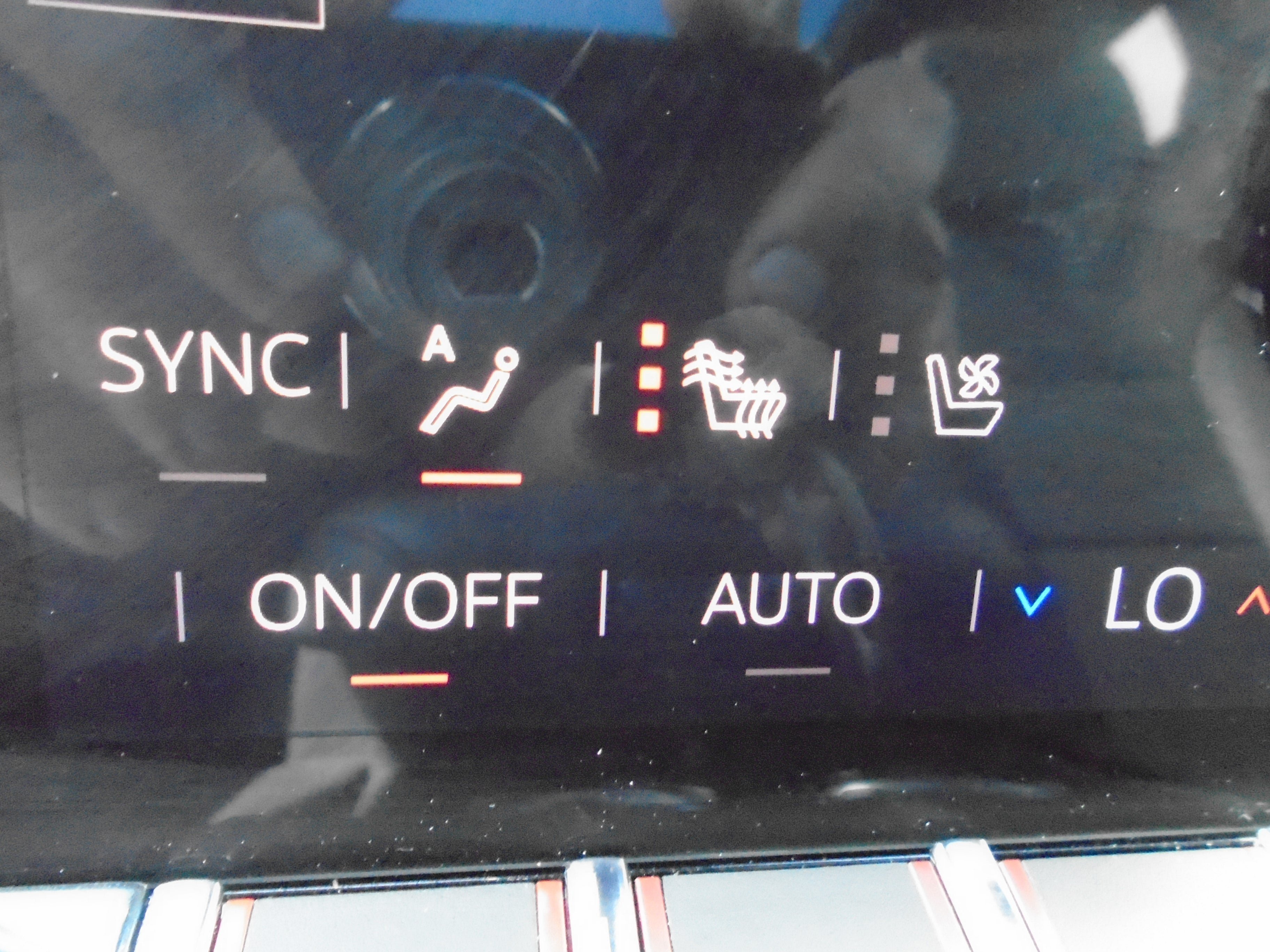 Used 2025 GMC Yukon AT4 AWD/4WD image 70