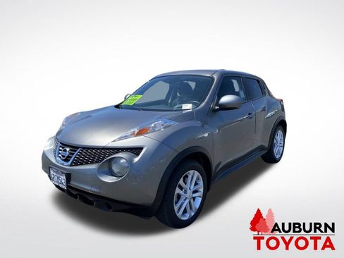 Used 2011 Nissan Juke SV FWD image 3