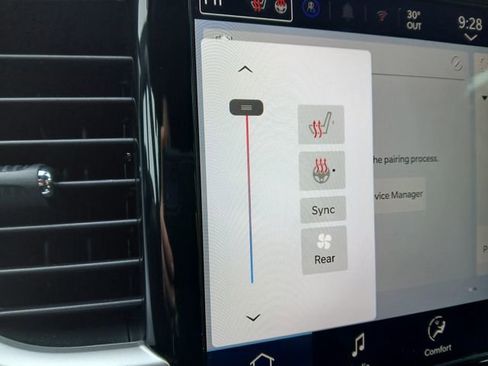 New 2026 Chrysler Voyager LX image 18