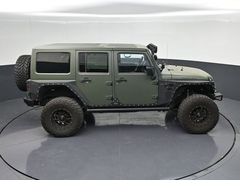 Used 2015 Jeep Wrangler Unlimited Sahara w/ Max Tow Package image 18