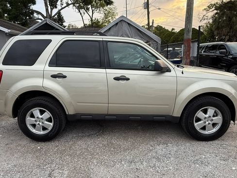 Used 2011 Ford Escape XLT w/ Class II Trailer Tow Pkg image 7