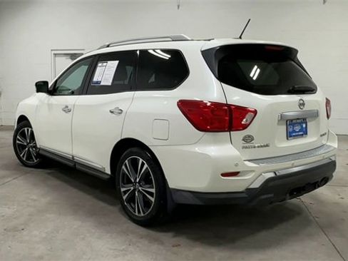 Used 2017 Nissan Pathfinder Platinum image 9