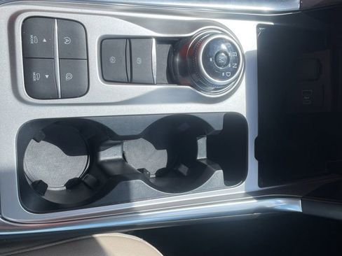 Used 2020 Ford Explorer XLT w/ Equipment Group 202A RWD image 15