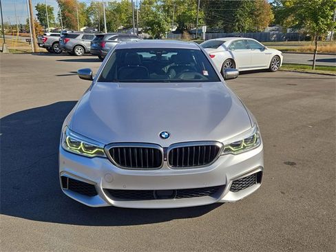 Used 2019 BMW M550i xDrive w/ Dynamic Handling Package image 3
