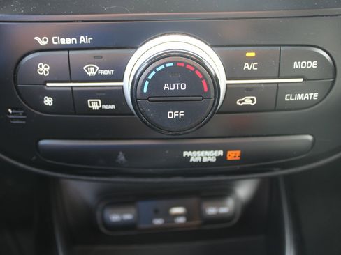 Certified 2018 Kia Soul + image 36